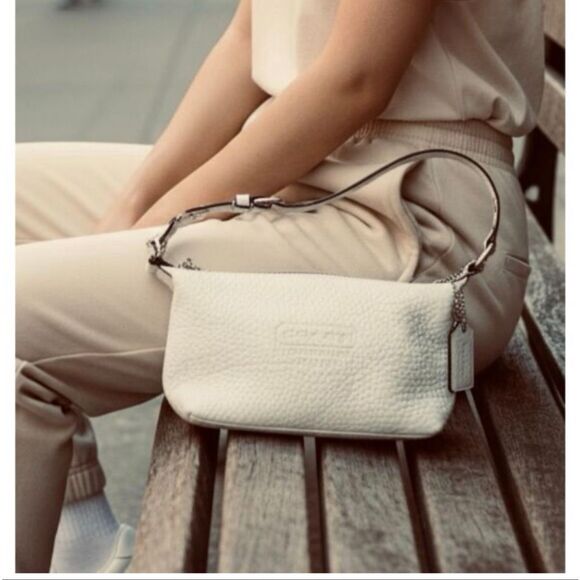 Coach white logo pebble leather baguette bag tote bag - Picture 1 of 12